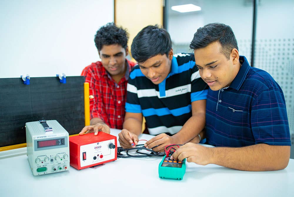 Why start your engineering studies at UTS College Sri Lanka?