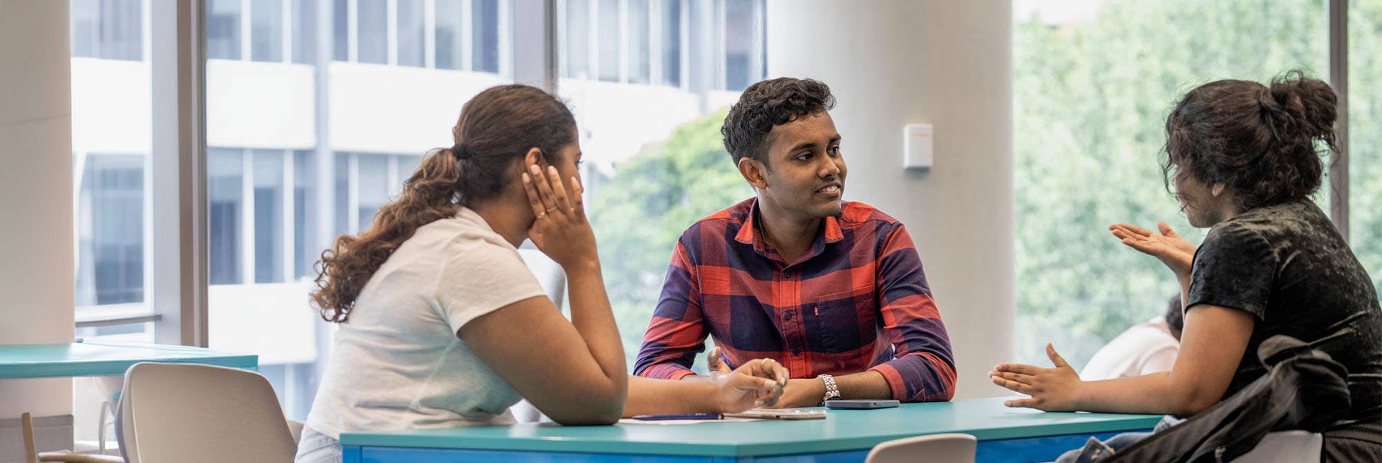 Guarantee your path to Australia's UTS, a top 100 uni