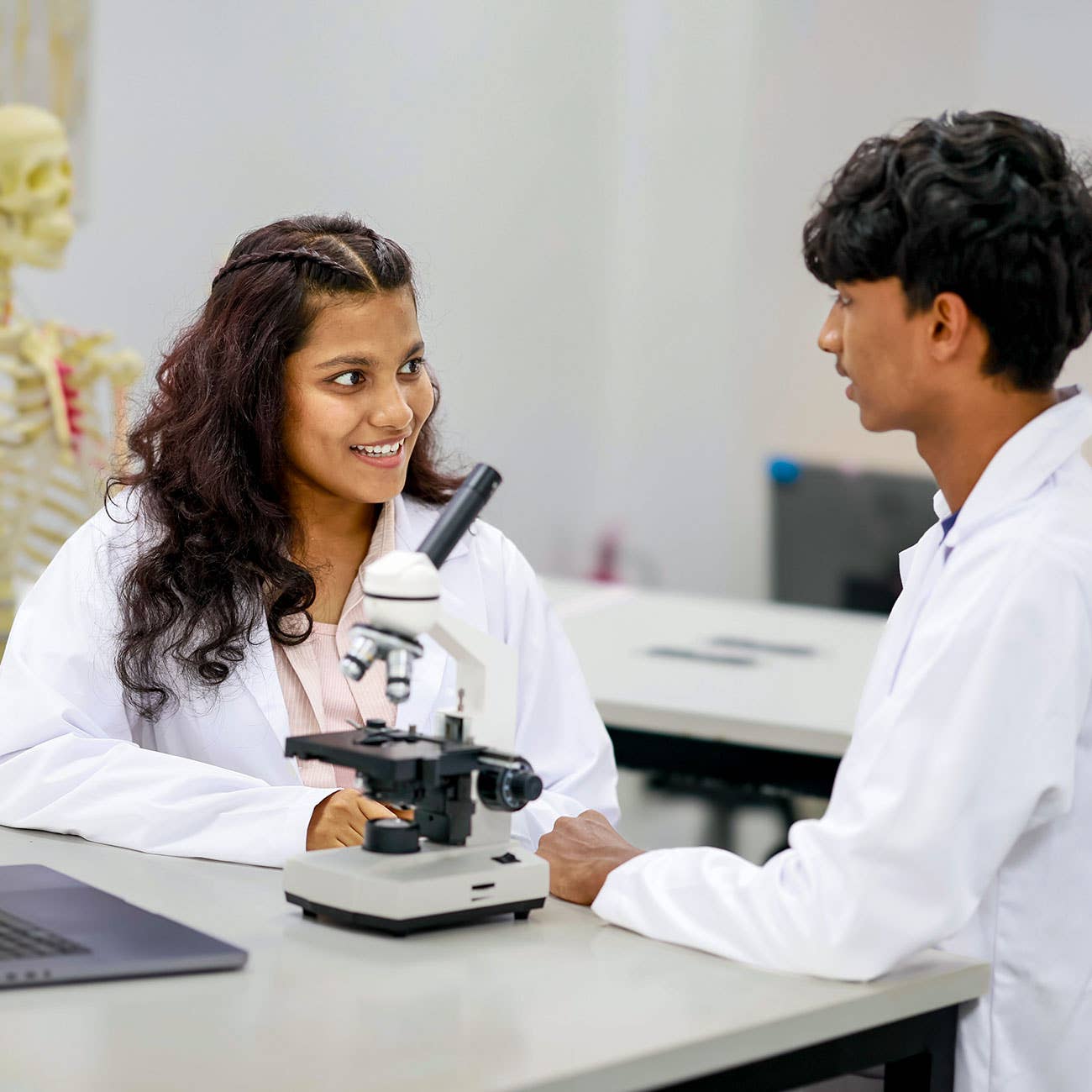 NEW scholarship for science students - Apply now